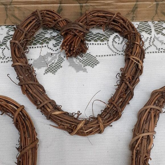 Bundle of 3 vintage Wood twig hearts. - Picture 3 of 6